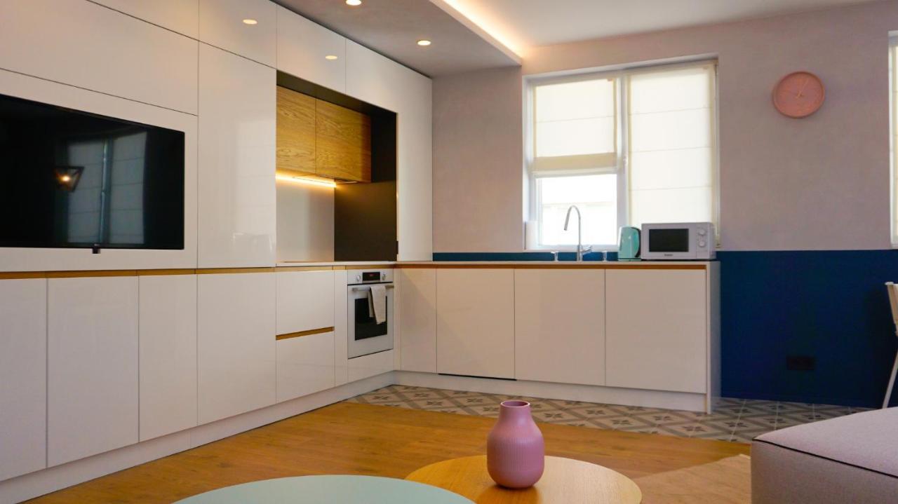 Апартамент Жасмин С Частен Гараж - Jasmin Apartment With Private Garage ヴァルナ エクステリア 写真