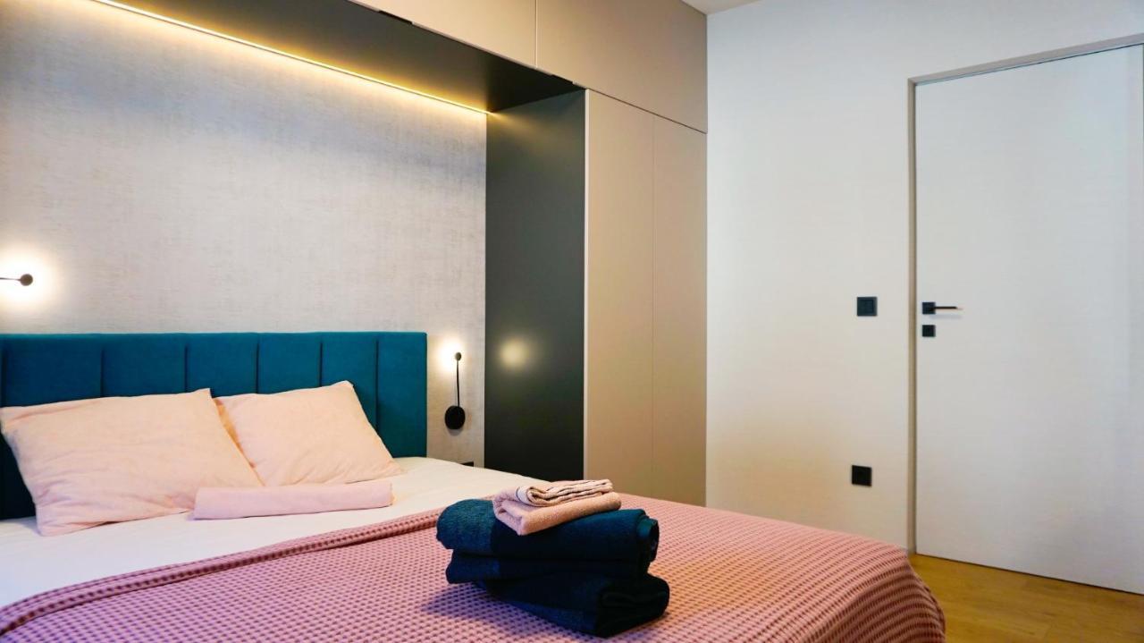 Апартамент Жасмин С Частен Гараж - Jasmin Apartment With Private Garage ヴァルナ エクステリア 写真
