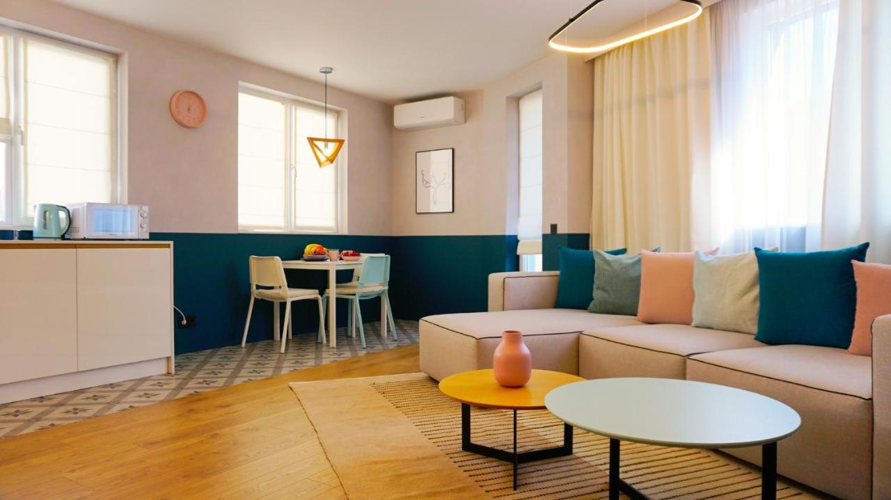 Апартамент Жасмин С Частен Гараж - Jasmin Apartment With Private Garage ヴァルナ エクステリア 写真