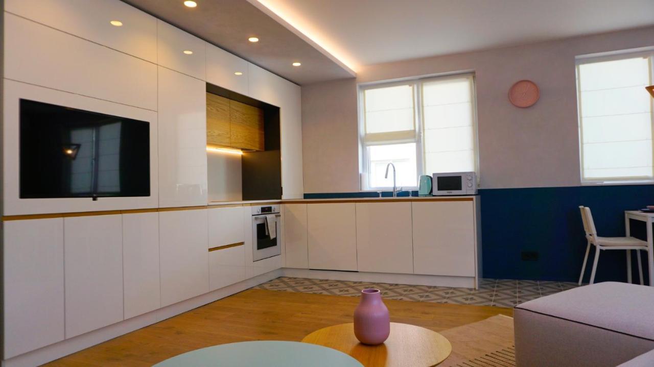 Апартамент Жасмин С Частен Гараж - Jasmin Apartment With Private Garage ヴァルナ エクステリア 写真