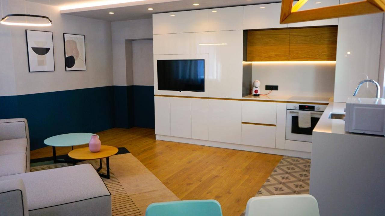 Апартамент Жасмин С Частен Гараж - Jasmin Apartment With Private Garage ヴァルナ エクステリア 写真