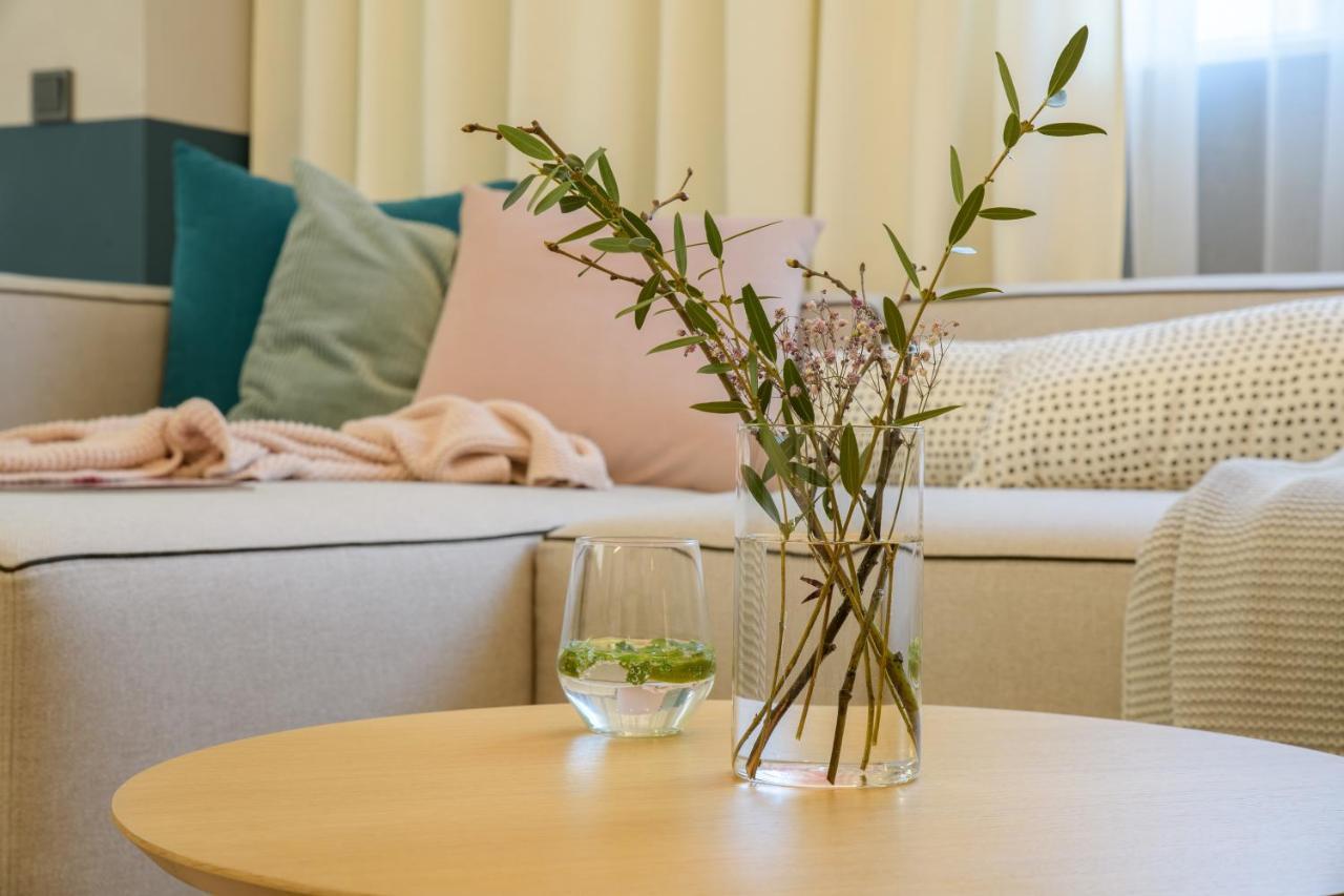 Апартамент Жасмин С Частен Гараж - Jasmin Apartment With Private Garage ヴァルナ エクステリア 写真