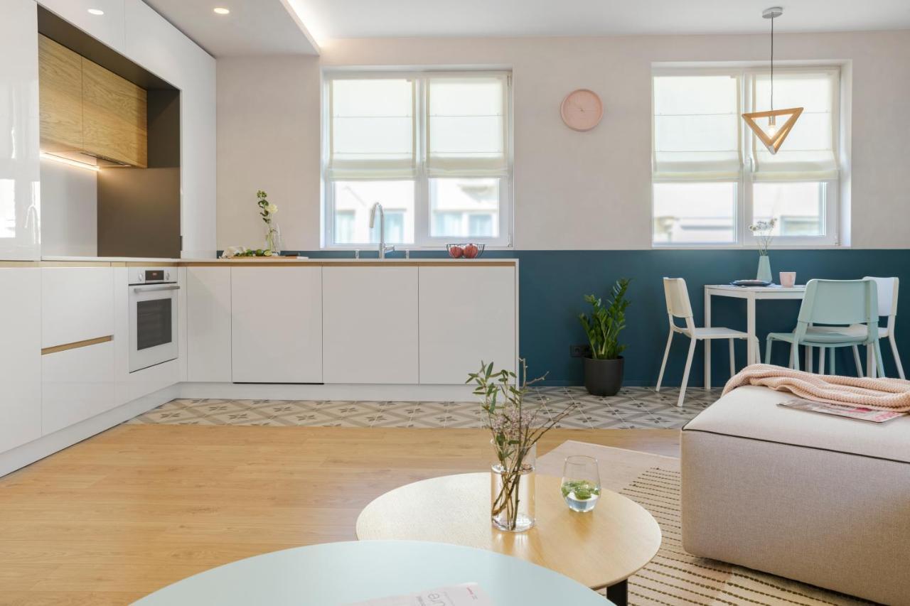 Апартамент Жасмин С Частен Гараж - Jasmin Apartment With Private Garage ヴァルナ エクステリア 写真