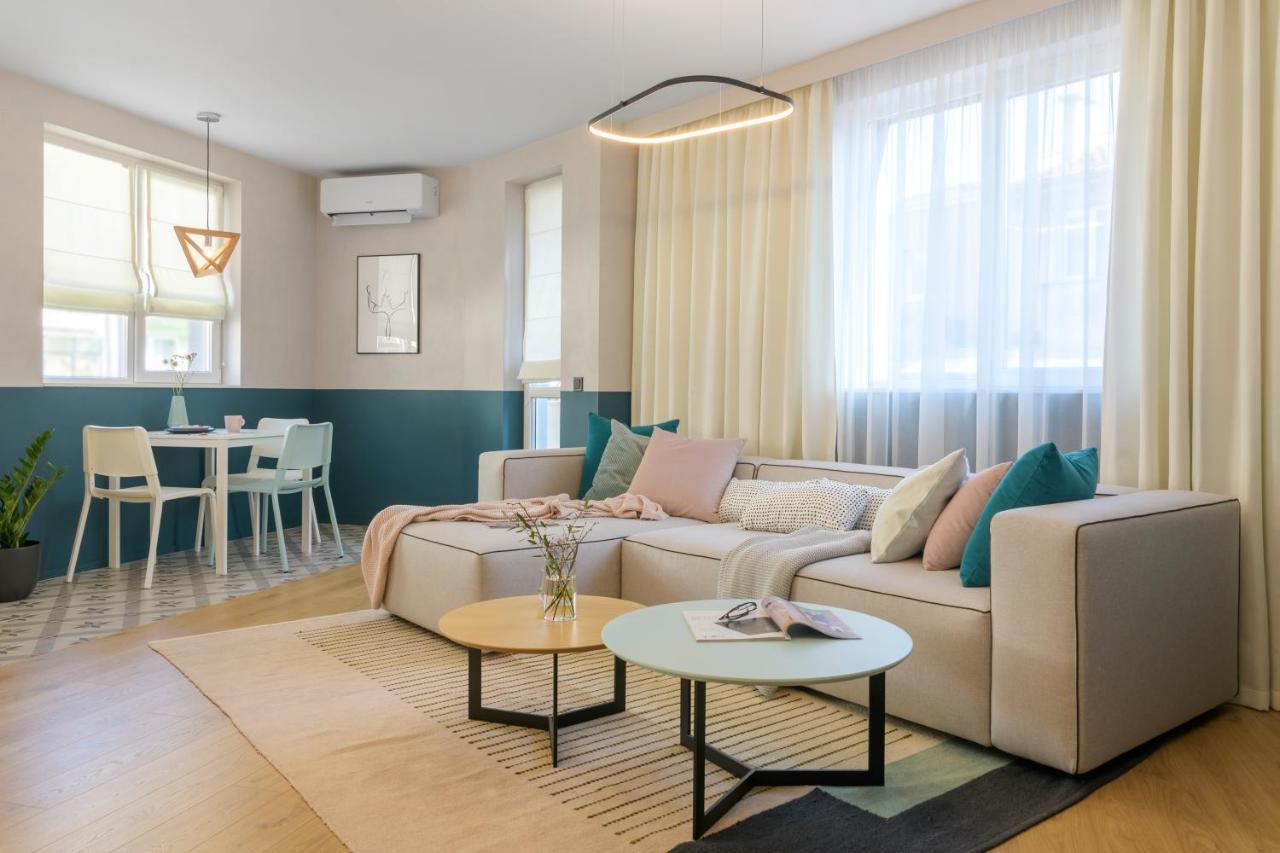 Апартамент Жасмин С Частен Гараж - Jasmin Apartment With Private Garage ヴァルナ エクステリア 写真